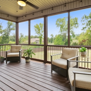 56 Harbor Point  Lebanon TN | Screened in Porch