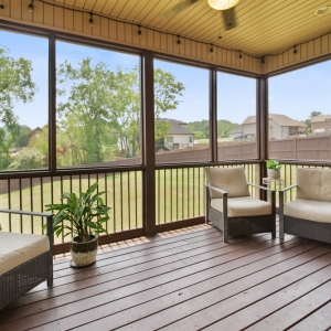 56 Harbor Point  Lebanon TN | Screened in Porch