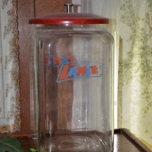 Cainsville Rd Lebanon TN Estate Auction Antique Lance Jar