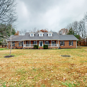 2201 Ewing Dr  Lebanon TN