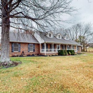 2201 Ewing Dr  Lebanon TN