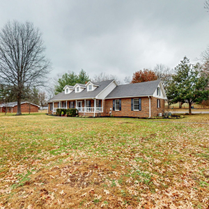 2201 Ewing Dr  Lebanon TN