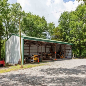 Open Storage Barn | 545 Puryears Bend Rd  Hartsville TNMany Possibilities! Open Storage Barn | 545 Puryears Bend Rd  Hartsville TNMany Possibilities!