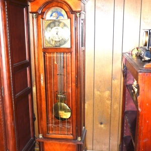 Grandfather Clocks | 5 Different Grandfather ClocksHoward Miller, Ramcraft and moreReynolds Absolute Auction