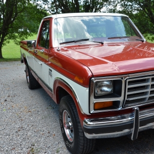 1986 Ford F150 Lariat XLT  58 HO  Automatic  4x4  42959 miles | 1986 Ford F150 Lariat XLT  5.8 H.O.  Automatic  4x4  42,959 miles