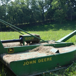 John Deere  Saundersville Ferry Auction | John Deere 609 Bush Hog Rotary Cutter
