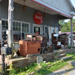 Tuckers Cross Roads Antiques | Estate Auction  September 26, 2020  6015 Trousdale Ferry Pike, Lebanon TN