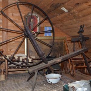 Tuckers Crossroads Antiques | Agee & Johnson  Absolute Auction