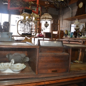 Tuckers Crossroads Antiques | Agee & Johnson  Absolute Auction