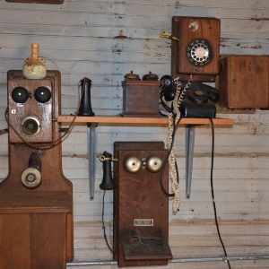 Tuckers Crossroads Antiques | Agee & Johnson  Absolute Auction