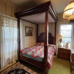 Tuckers Crossroads Antiques