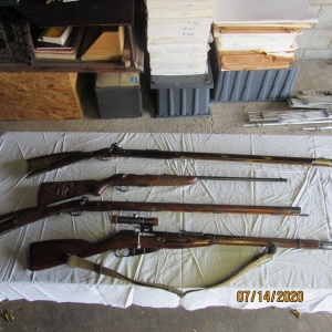 Vanhook Estate Guns & Knives