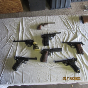 Vanhook Estate Guns & Knives