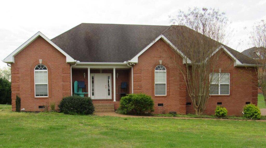 2304 Friendship Dr • Lebanon TN