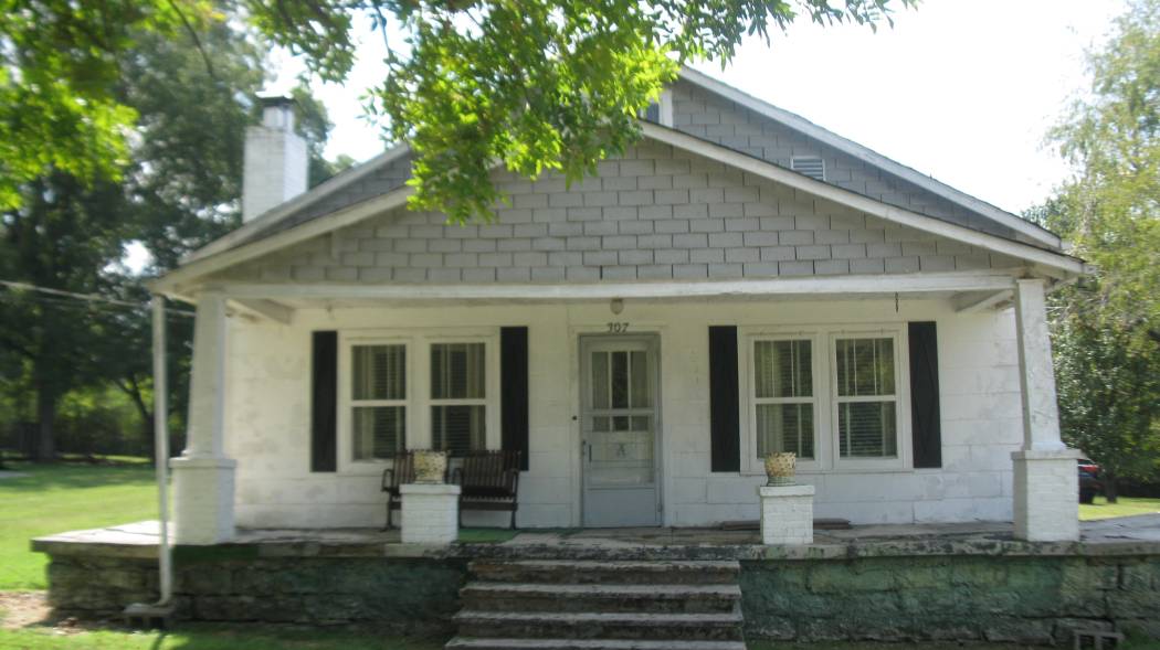 Absolute Auction 307 Locust St Alexandria TN