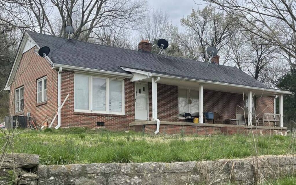 128 Old Trammel Ln • Lebanon TN