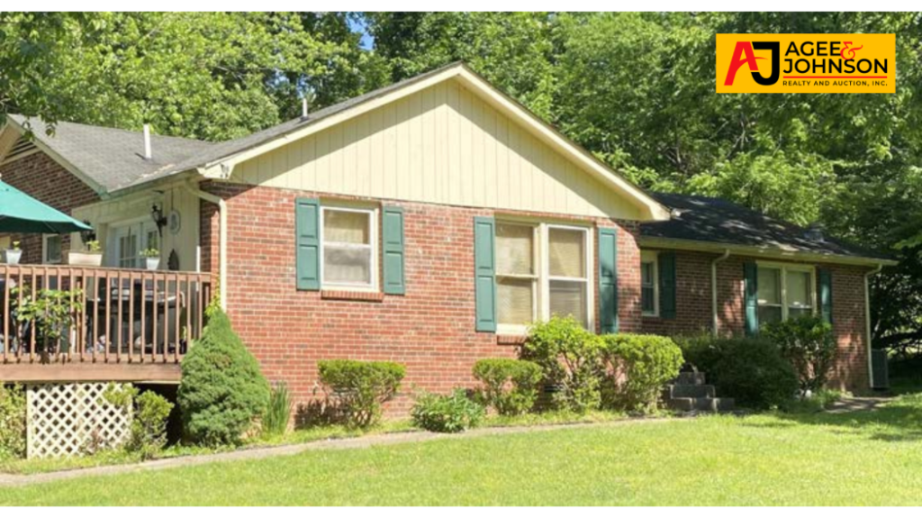 8685 Saundersville Rd • Mt Juliet