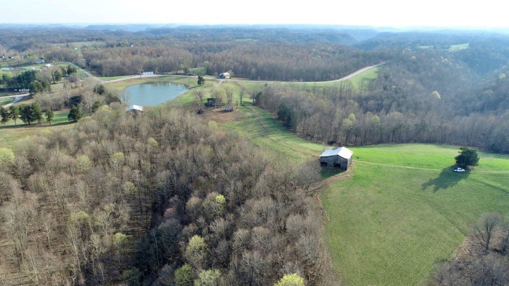 7140 Carthage Rd • Pleasant Shade TN