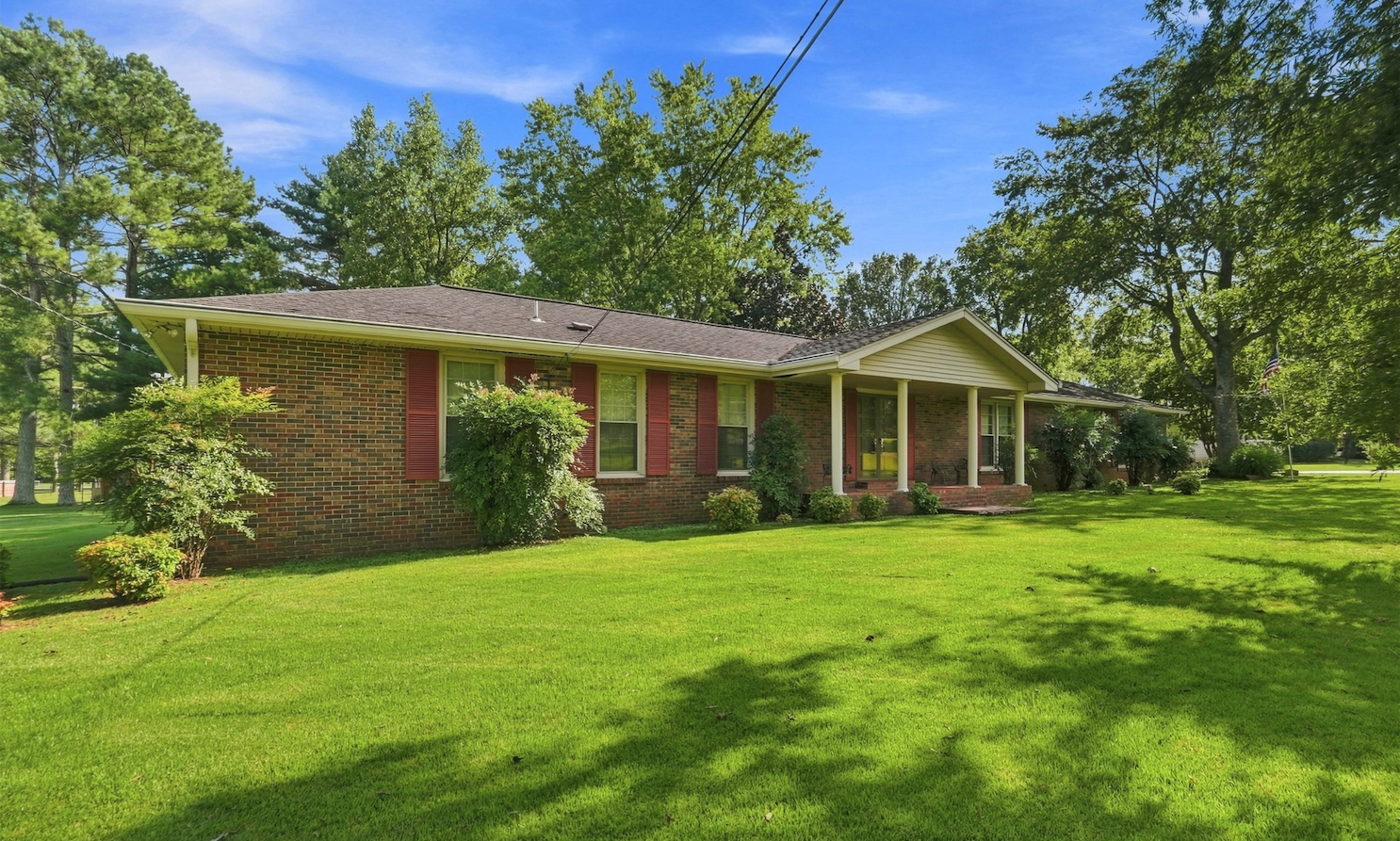 112 Cedar Way Drive